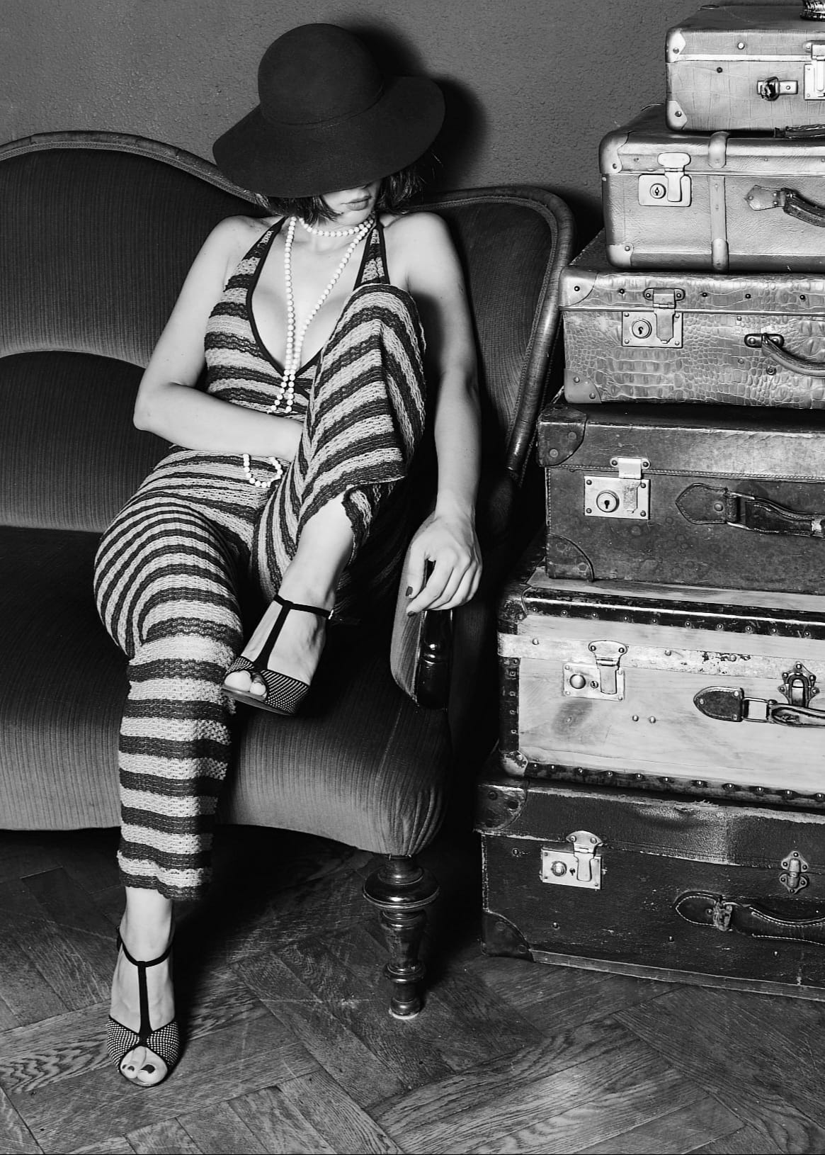 Trunks and Pearls — Monochrome